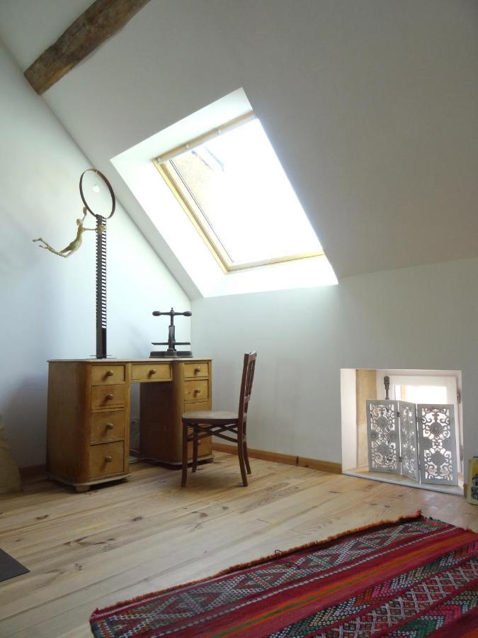 Bed and Breakfast L'Escalier Des Reves Saint-Sauveur-en-Puisaye Esterno foto