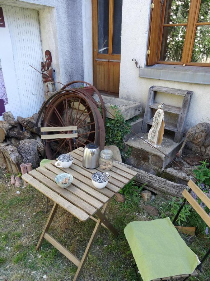 Bed and Breakfast L'Escalier Des Reves Saint-Sauveur-en-Puisaye Esterno foto